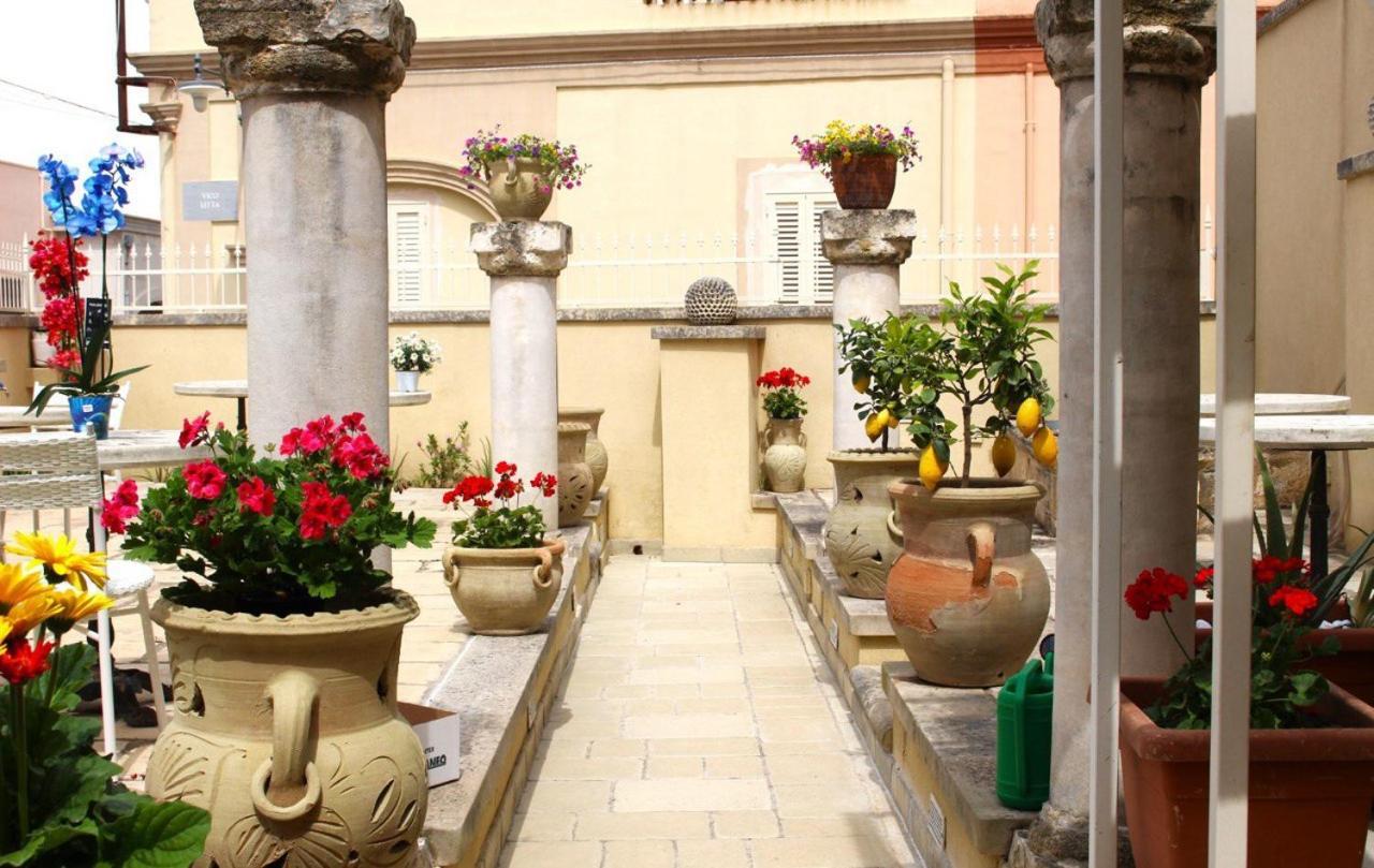 Bed and Breakfast Palazzo Aurora Alezio Exterior foto